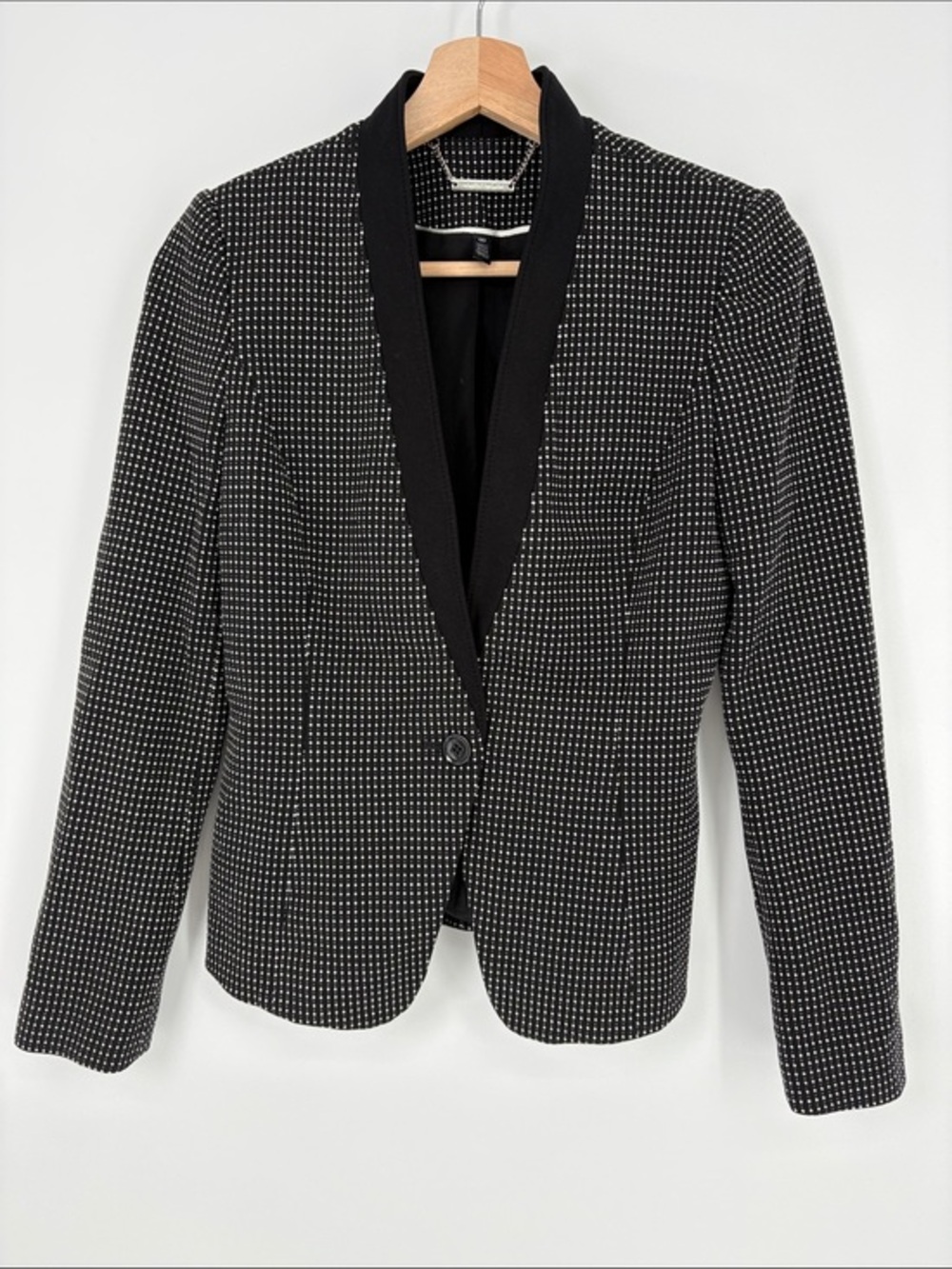 🪵 WHBM knit Black and White Dot-Print Blazer